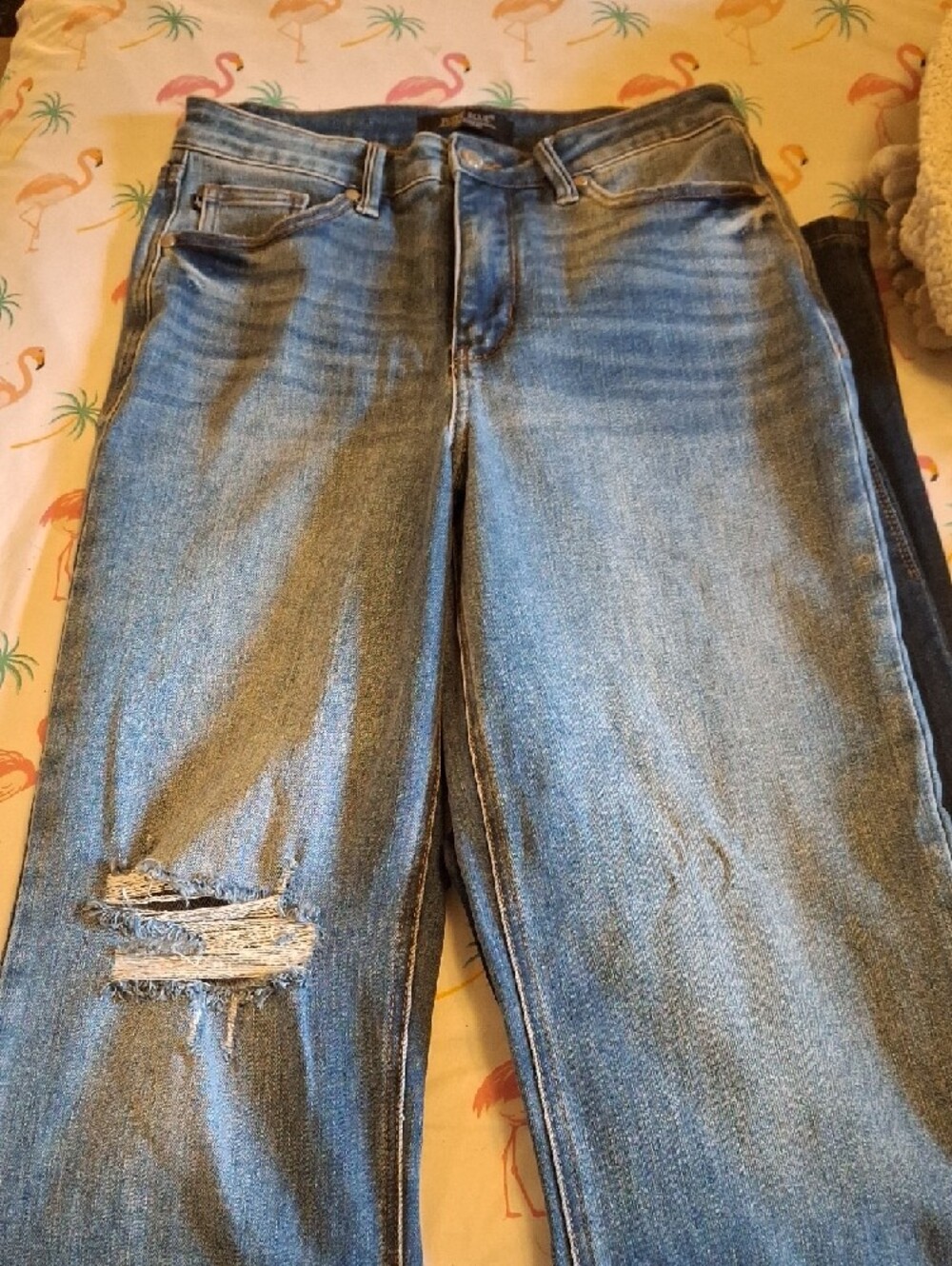 Judy Blue Two-Tone Blue Wash denim jeans pair - Picture 2 of 3